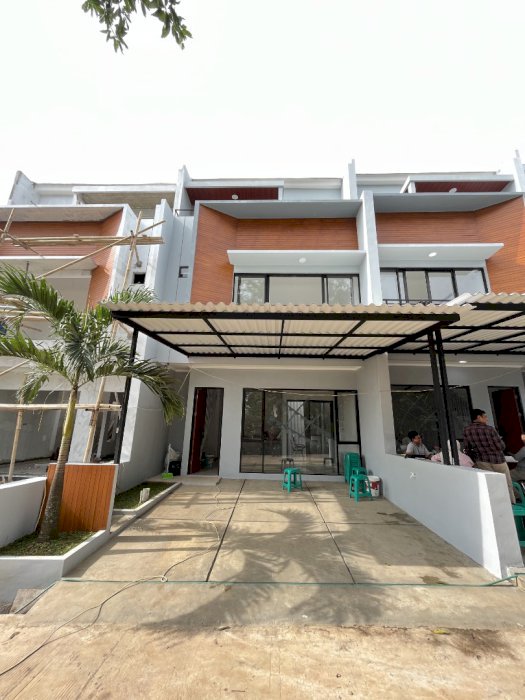 Rumah Town House 3 Lantai Grand Haikal