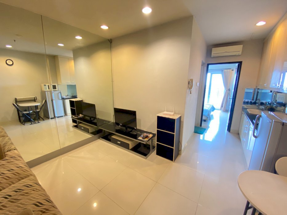 Sewa Apartemen Cosmo Mansion (Jakarta Residence) - 1 BR Full Furnish