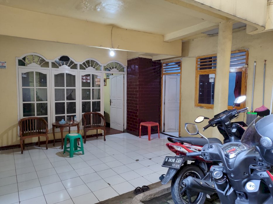 Rumah 2 Lantai Dekat Kampus UPN Pondok  Labu Jakarta Selatan