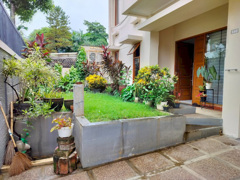 Rumah 2 lnt lebar 10m dekat jalur LRT  dan dekat kawasan  ind