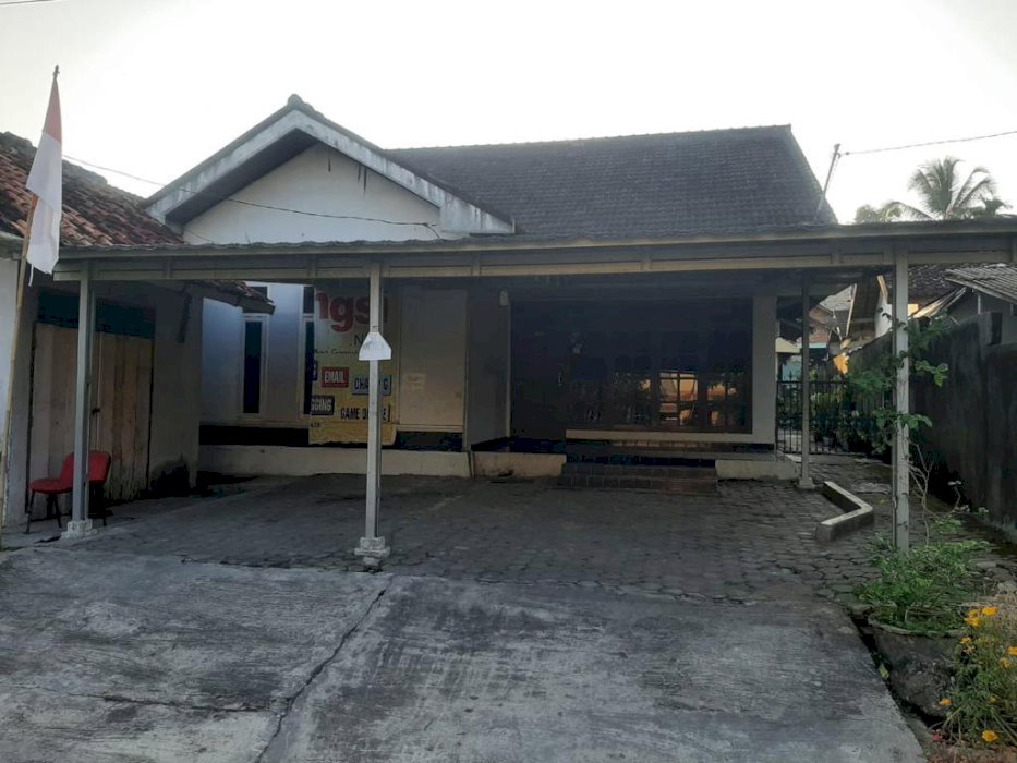 Rumah samping SMAN 5 Baturaja. Cocok untuk hunian dan bisnis
