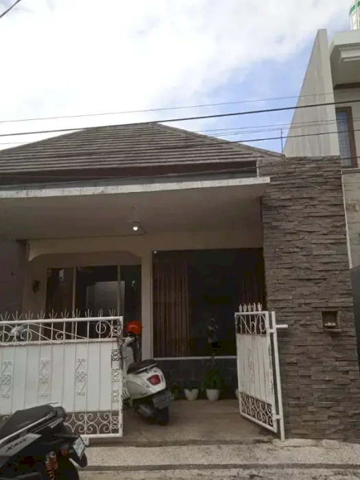 rumah di jln utama singasari, ayani utara, cocok untuk usaha / kantor