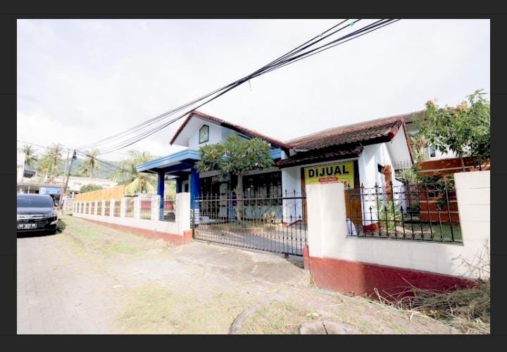 DI JUAL RUMAH DEKAT DENGAN PANTAI SENGGIGI LOMBOK