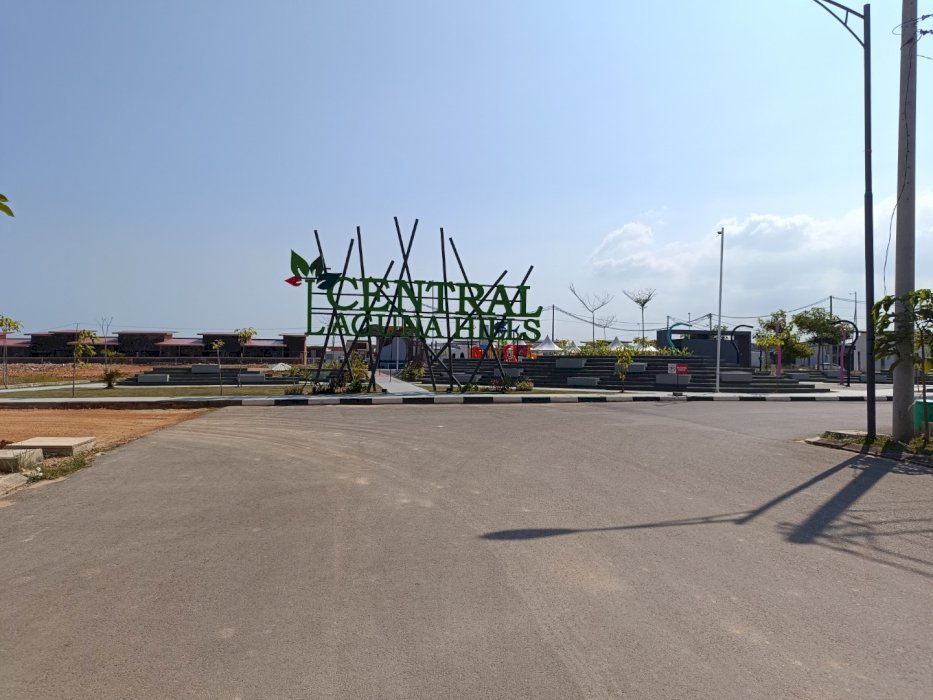 Perumahan Central Laguna Hills