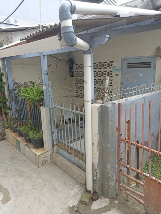 DIJUAL RUMAH 2 LANTAI LOKASI STRATEGIS DI JAKPUS