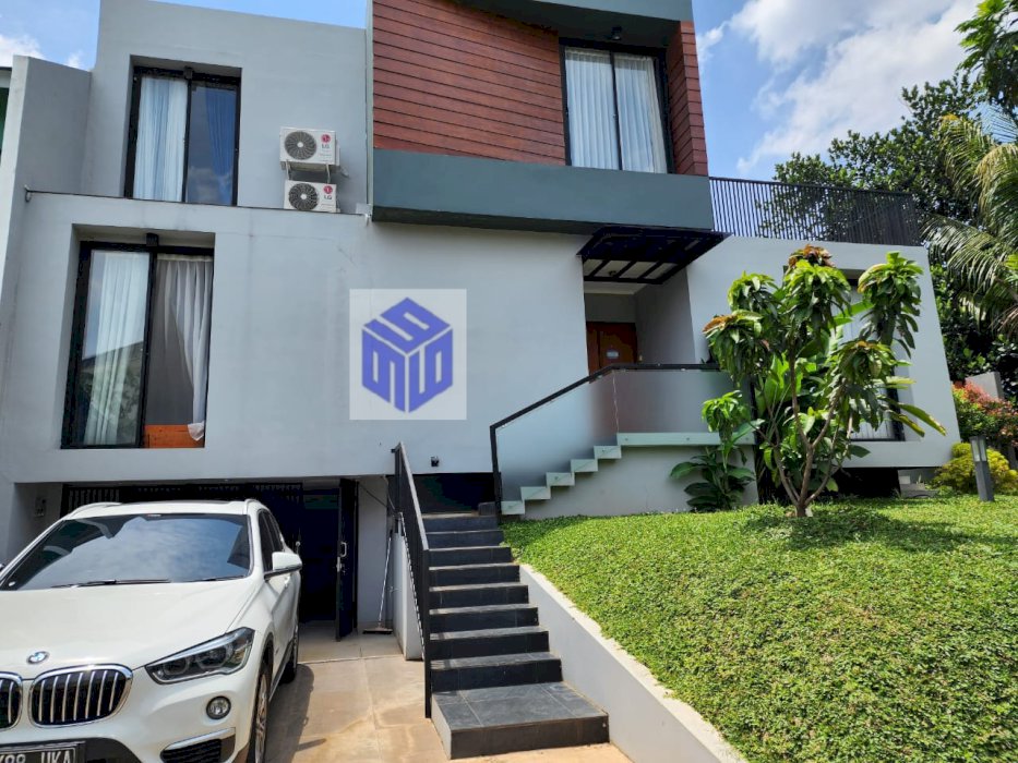 Citra gran cibubur rumah hoek asri view taman siap huni