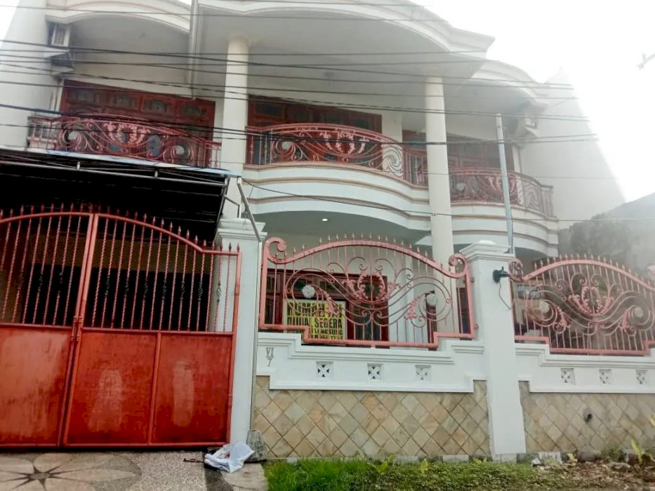 DI JUAL RUMAH SIAP HUNI BESERTA ISINYA DI SURABAYA