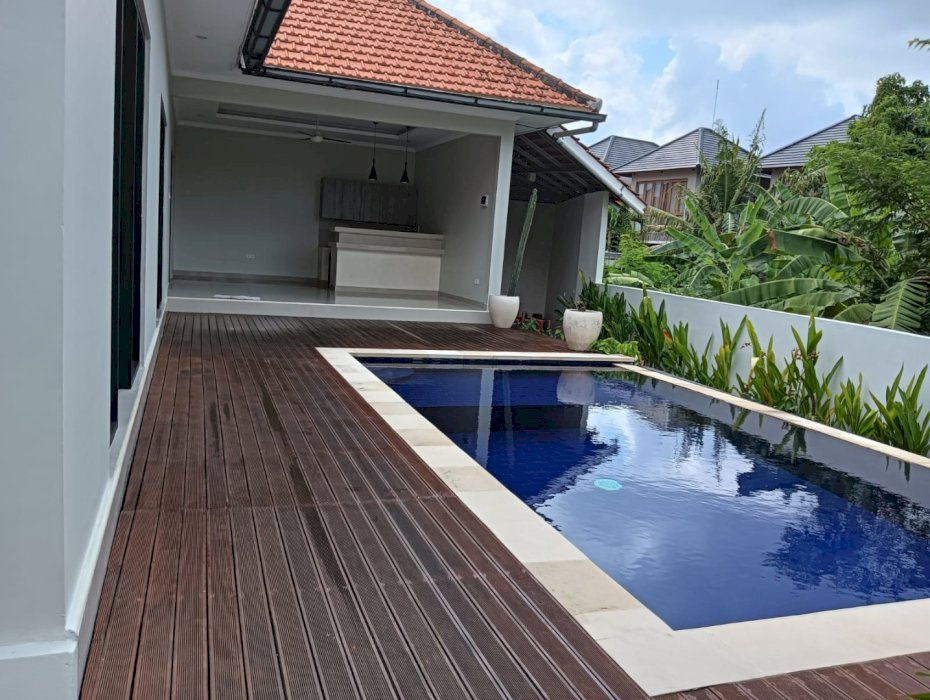 DISEWAKAN VILLA CANGGU BATUBOLONG