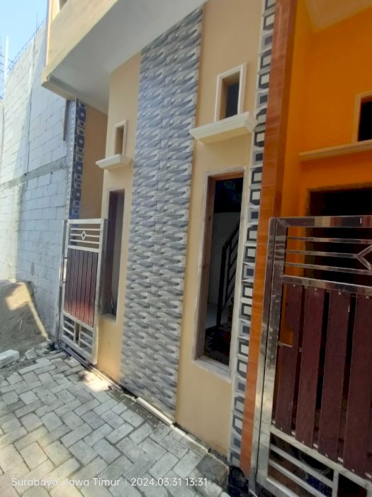 Rumah di Lebak indah Surabaya utara