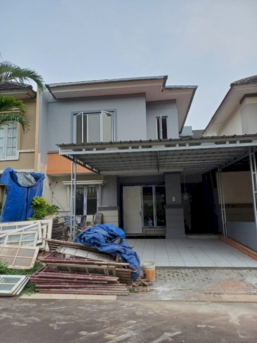 Kota wisata cibubur dua lantai siap huni full renovasi harga nego