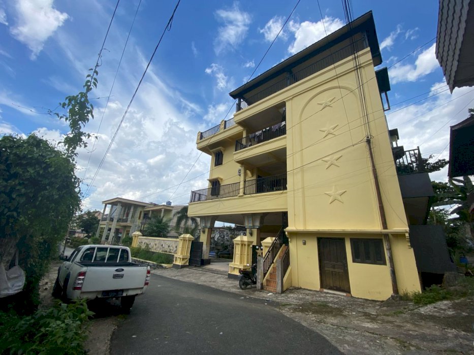 RUMAH MEWAH TELUK LERONG
