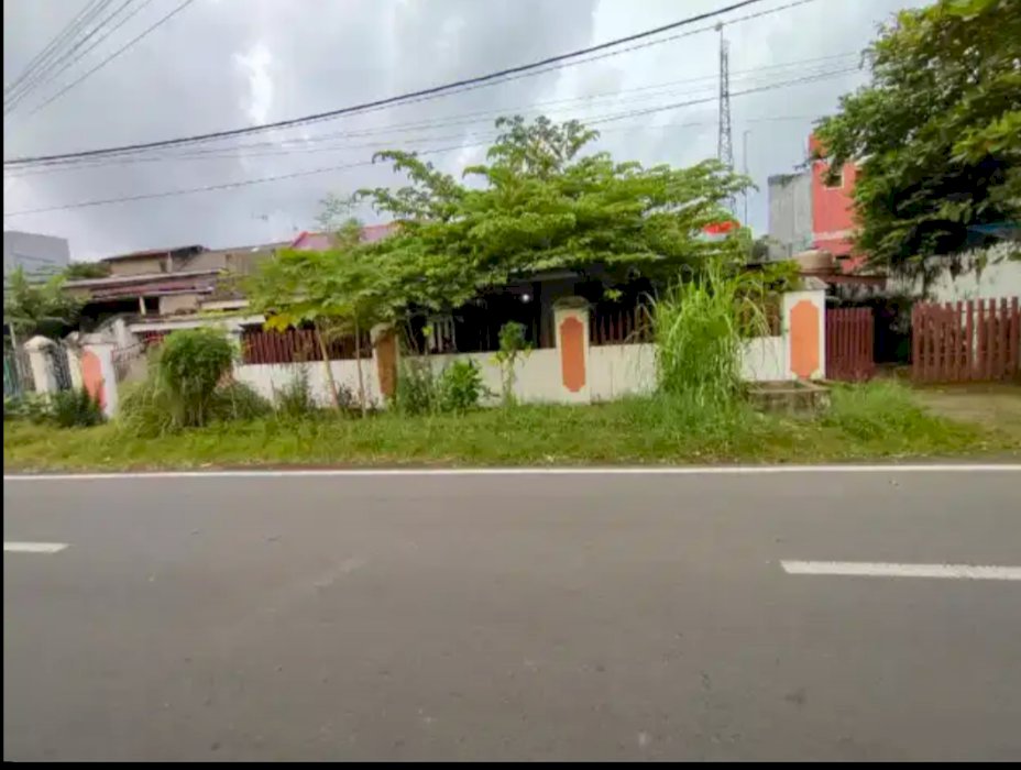 Jual Rumah, lokasi jalan utama Kompleks Unhas Baraya Makassar