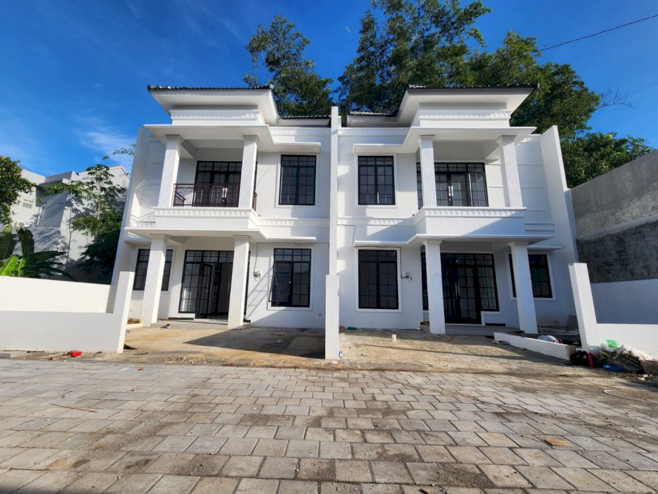 Rumah Lantai 2 Gaya Modern Kramat Selatan Magelang