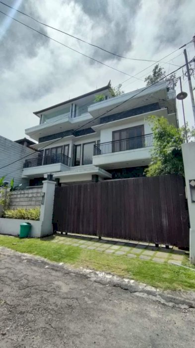 DIJUAL VILLA ULUWUTU JIMBARAN BALI