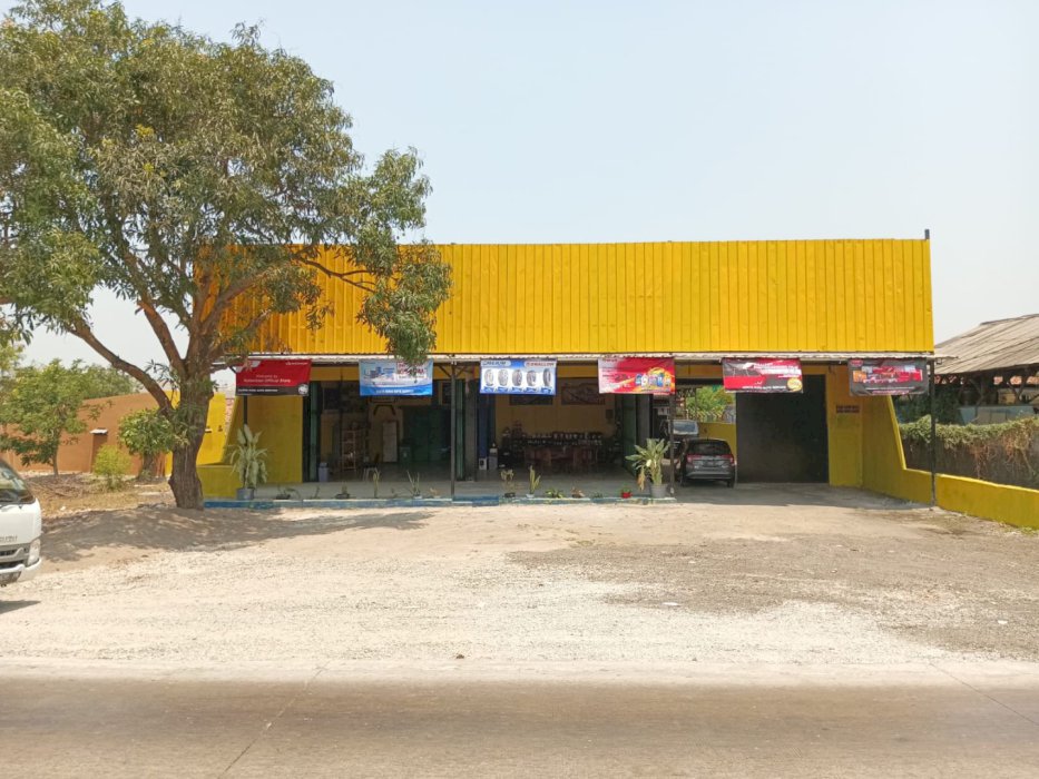 Gudang/Bengkel  di jalan utama pantura Pamanukan Subang Jawa Barat