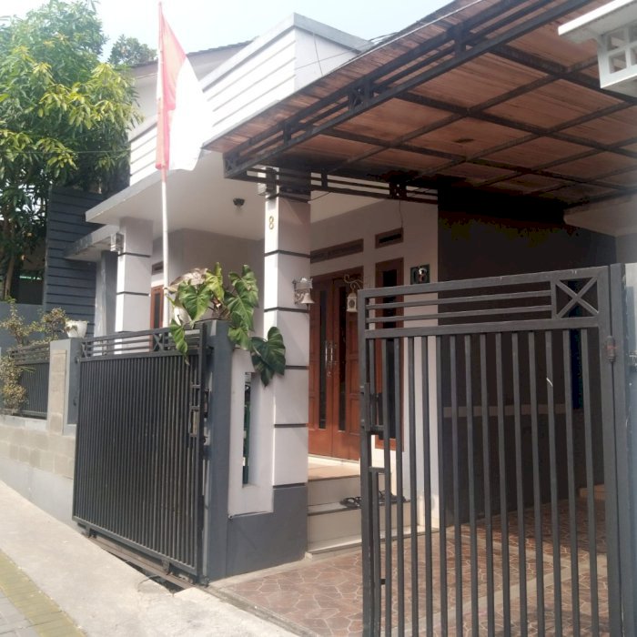 DI JUAL RUMAH 2 LANTAI STRATEGIS DI CIMAHI UTARA