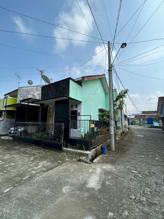 DI SEWAKAN RUMAH TAHUNAN