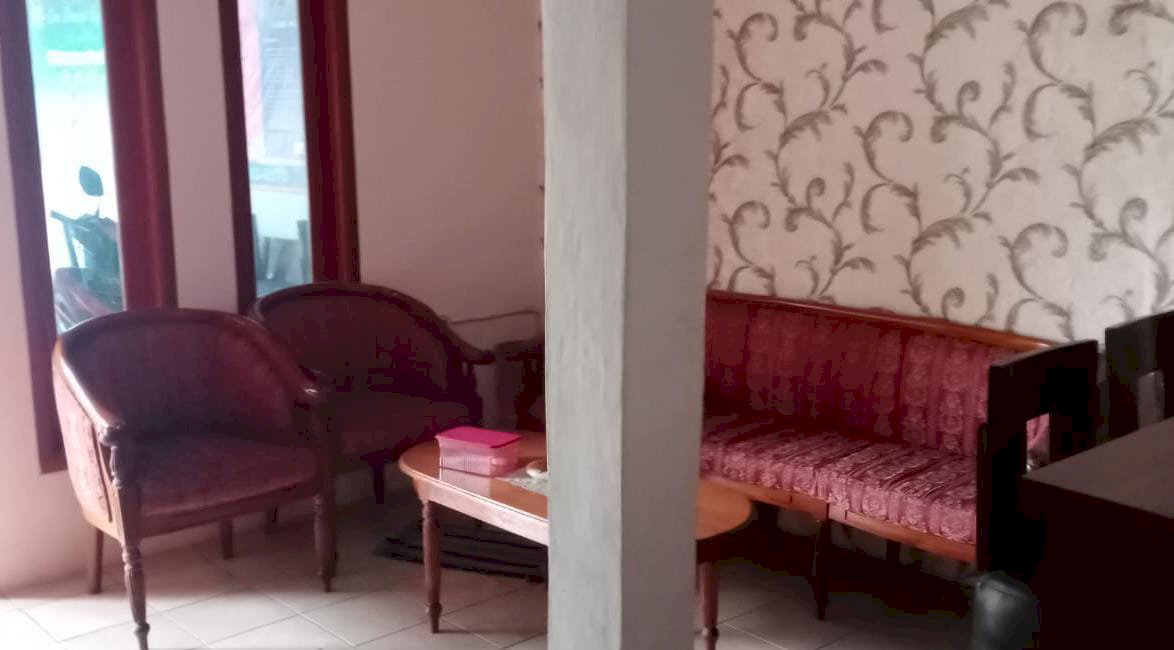 DIJUAL RUMAH 2 MILIYAR LOKASI STRATEGIS DI DALAM KOMPLEK DI TANGGERANG