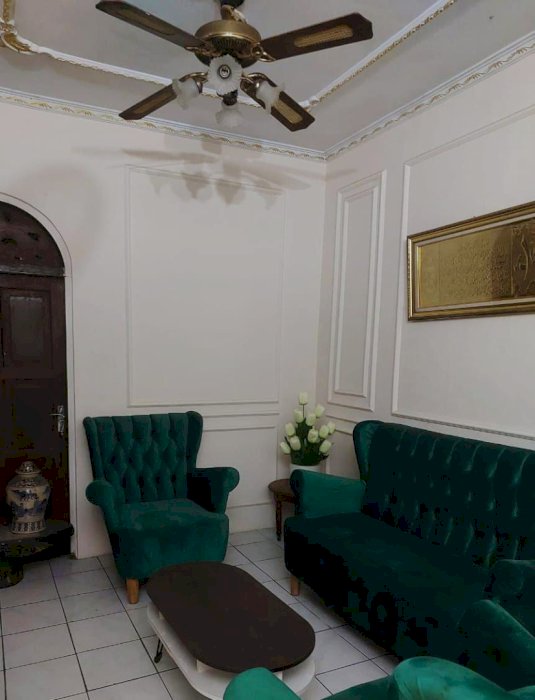 JUAL RUMAH DALAM KOMPLEK DENGAN HALAMAN LUAS DI TANGGERANG BANTEN