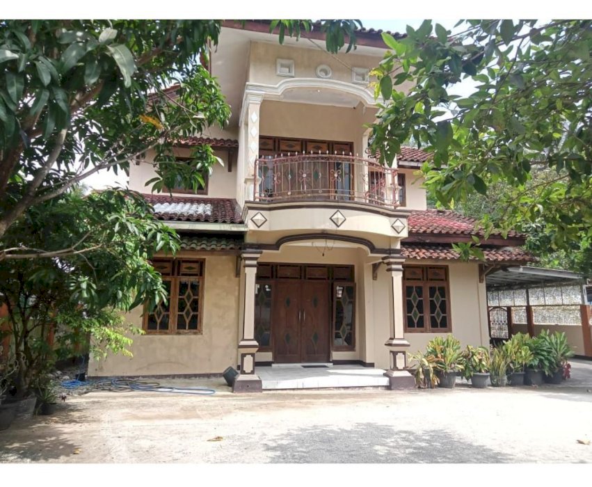 DIJUAL RUMAH MEWAH LOKASI STRATEGIS