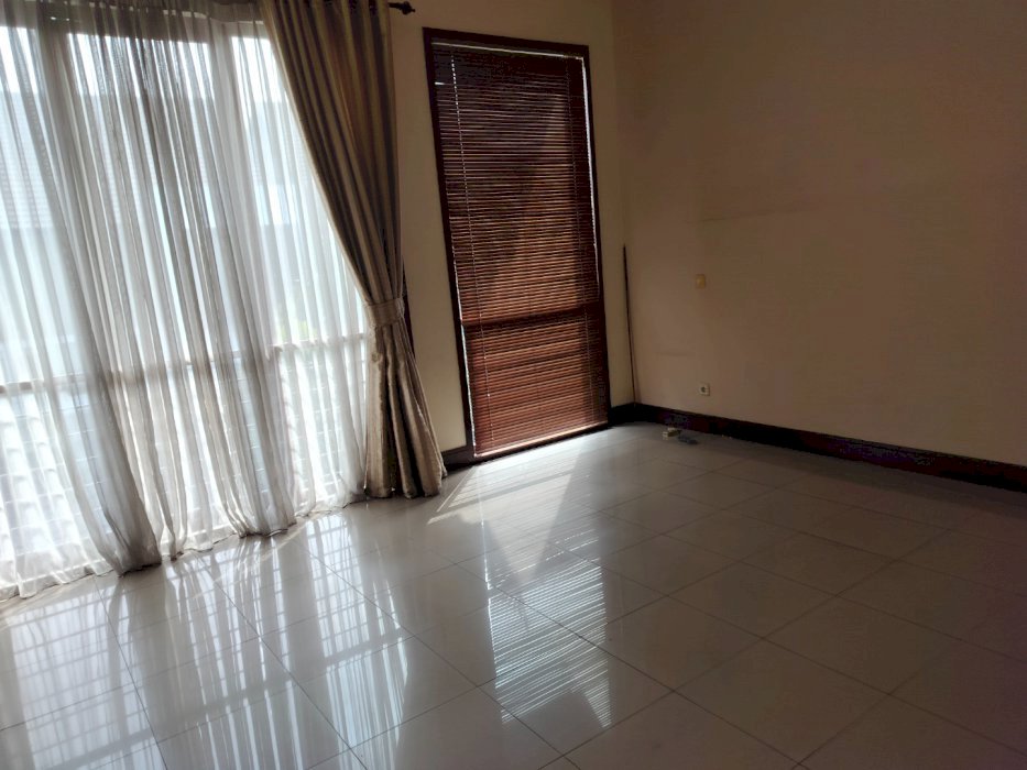 Rumah minimalis kluster dalam dekat jalur lrt dan busway