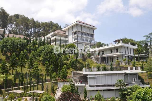 HOTEL RESORT SUPER MEWAH NYAMAN STARTEGIS