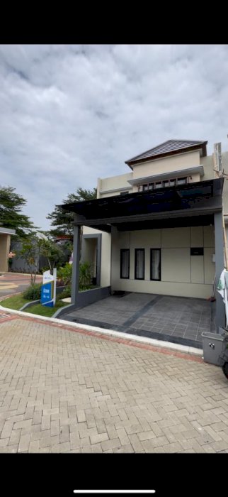 Rumah di Tangerang Modern Water Front Type Cedar