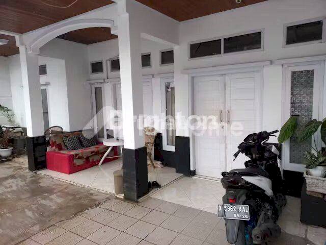 RUMAH SIAP HUNI YANG NYAMAN DAN TENANG