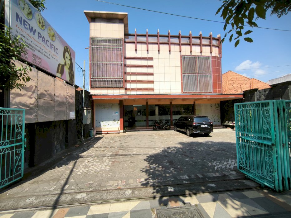 TENGAH KOTA SURABAYA WALIKOTA MUSTAJAB