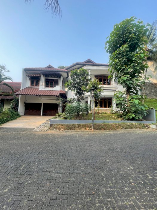 Rumah Mewa Old Money kawasan Bukit Golf BSD