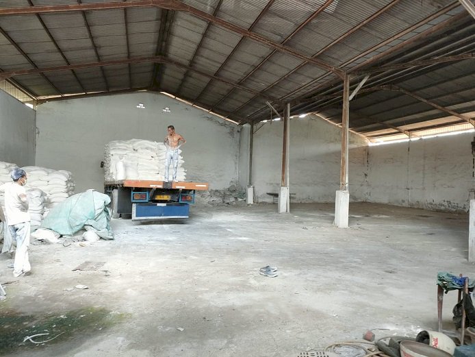 Jual Gudang Luas Tanah 700 Meter Di Pergudangan Cibolerang - Kopo !