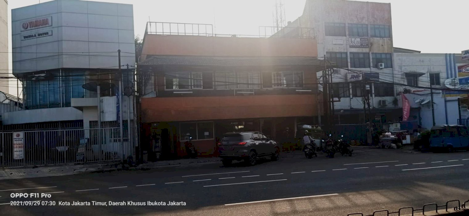 DIJUAL BANGUNAN BESERTA TANAH STRATEGIS PINGGIR JALAN DI JAKARTA TIMUR