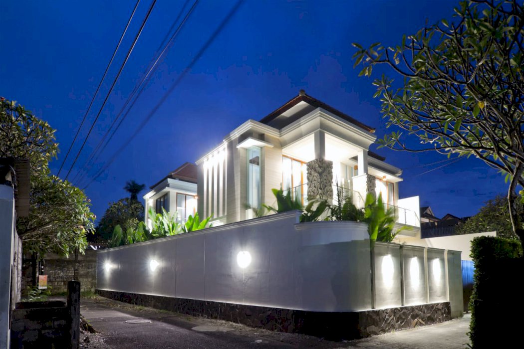 DI JUAL RUMAH CANTIK LOKASI STRATEGIS  SANUR BALI