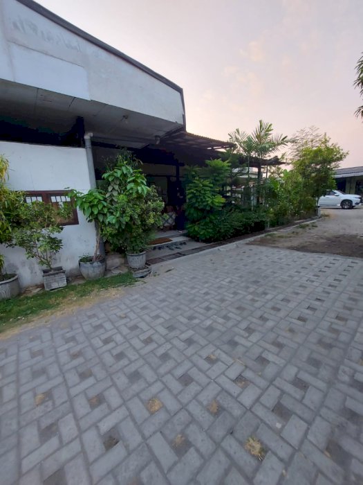 DI JUAL TANAH BESERTA BANGUNAN SELURUH NYA DI SURABAYA