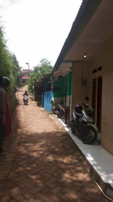 DI JUAL RUMAH KONTRAKAN 2 PINTU KADEMANGAN TANGERANG SELATAN NEGO