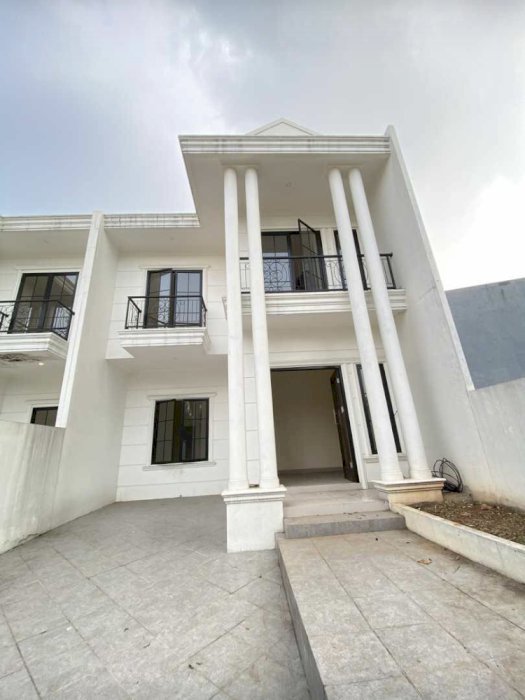 Rumah mewah 2 lantai di grand Depok city lokasi strategis