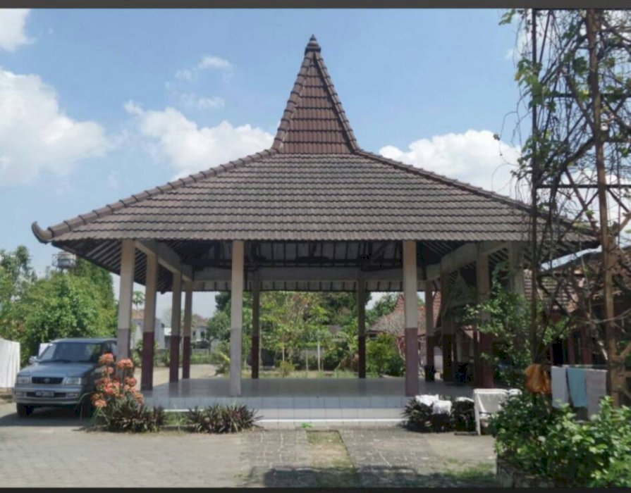 Tanah dan bangunan x hotel - lokasi timur pintu parkir candi prambanan