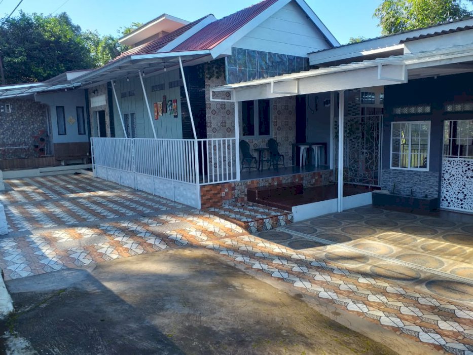 Jual Villa Komersil. Bangunan dan isi lengkap.