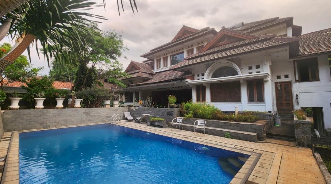 Dijual rumah sangat strategis