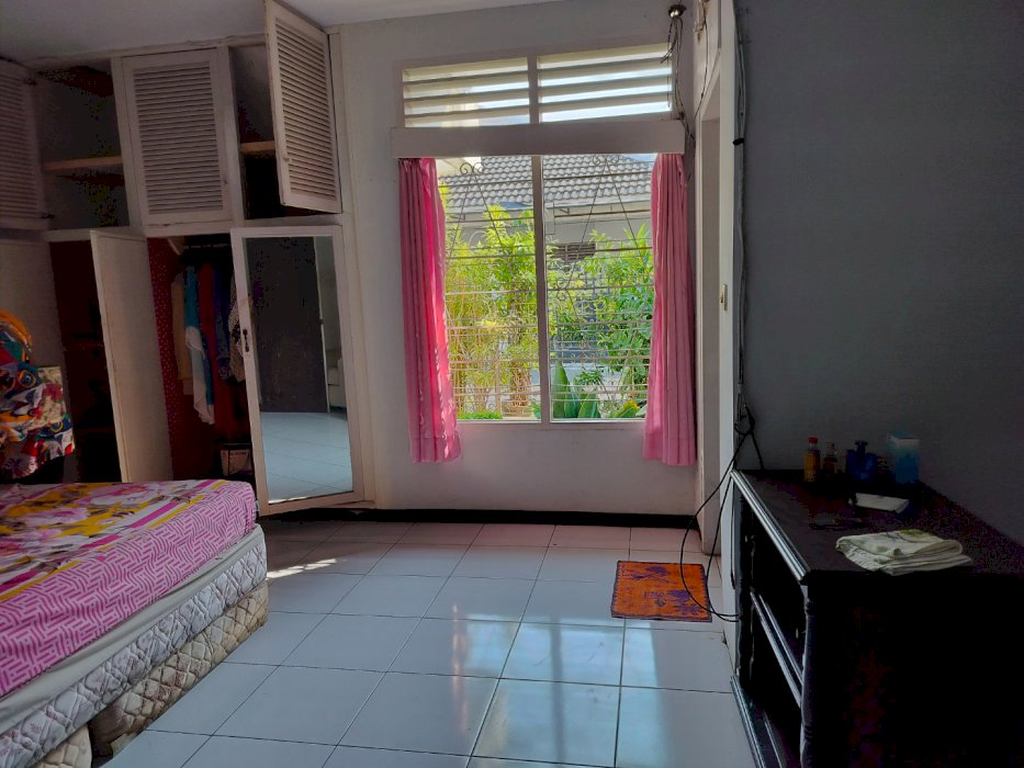 Rumah huk 2 lnt lebar 10 meter dekat fasum dan aman