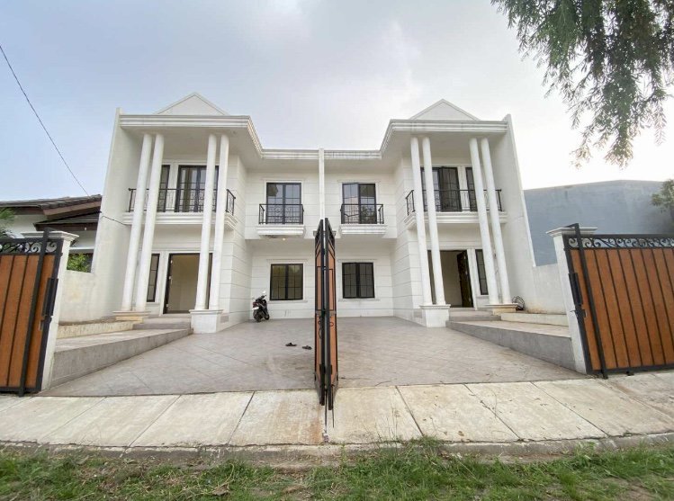 Rumah 2 Lantai Lokasi strategis di Grand Depok city
