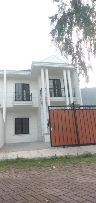 Rumah siap huni 2 lantai lokasi strategis di Depok