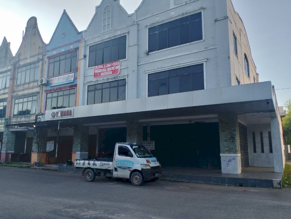 DIJUAL RUKO Hook  3 LANTAI DI BATAM