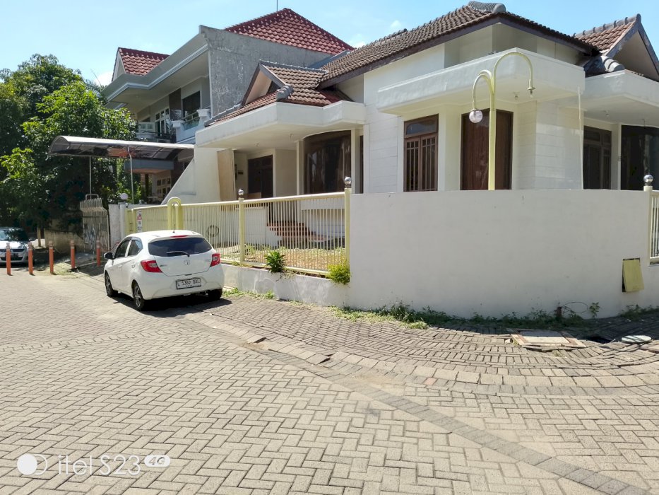 Semi Furnished di Citraland Surabaya