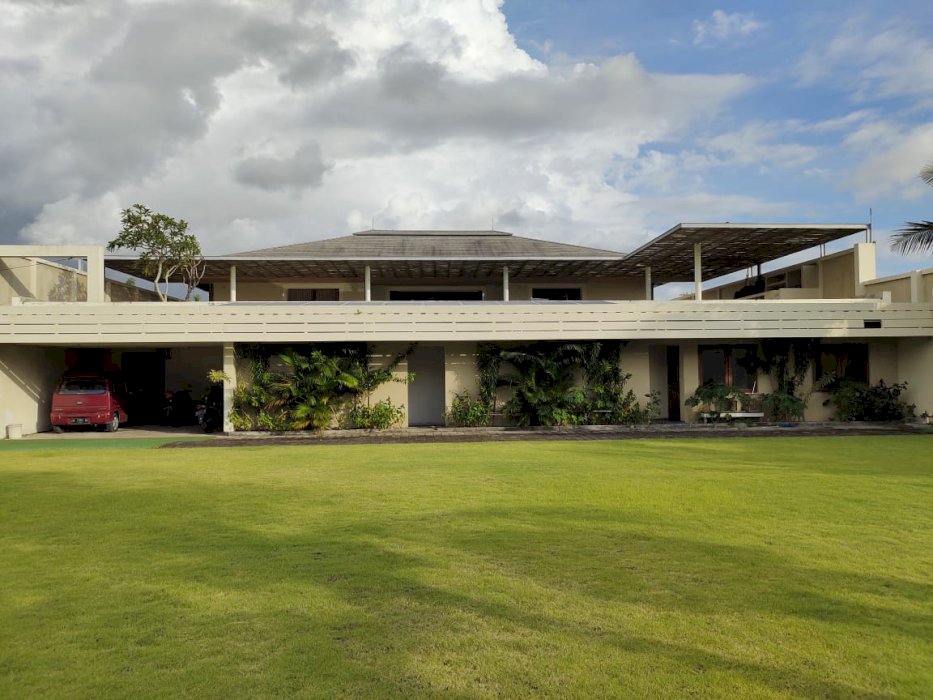 DIJUAL VILLA MODERN LUXURY  PANTAI NYANYI BALI