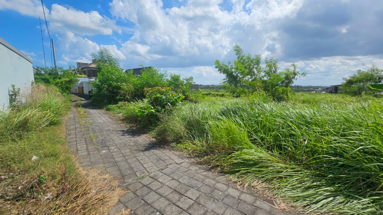 DIJUAL TANAH LOKASI KUWUM 1 KEROBOKAN KUTA UTARA BALI