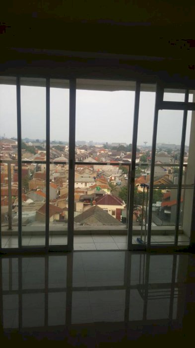 Disewakan Apartemen 2 BR   Tower Topaz lantai 7