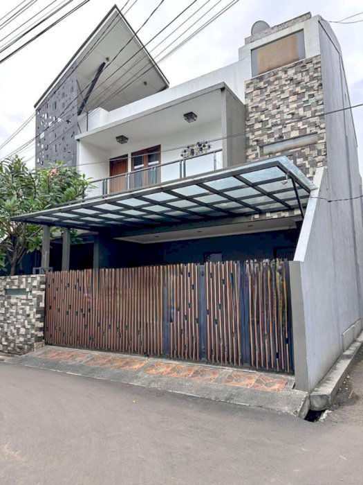 Bagus 2 Lt Ada Private Pool di Tebet Timur, Tebet, Jakarta Selatan