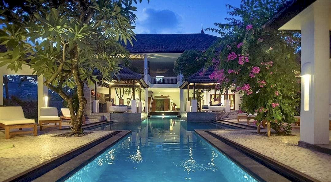 DIJUAL VILLA MEWAH DI AREA TEGAL CUPEK UMALAS BALI