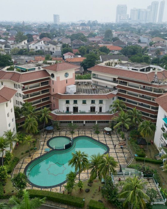 Gedung 6 Tower Apartemen Mewah Daerah Warung Buncit, Jakarta Selatan